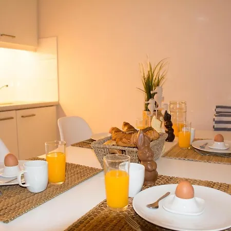 Cozy And Spacious Flat In A Prime Location By The Sea شقة *