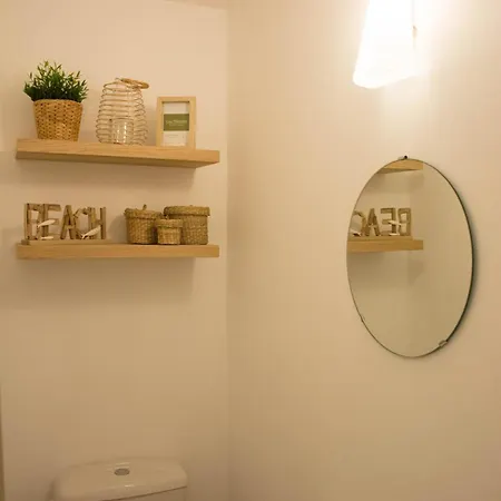 Cozy And Spacious Flat In A Prime Location By The Sea *